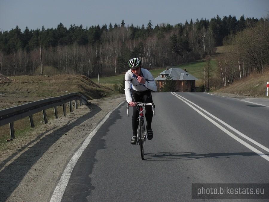 końcówka podwietrznego podjazdu na Mont Ropską