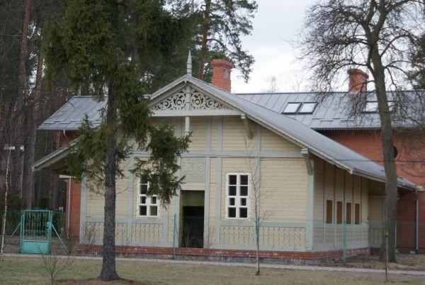 charakterystyczna zabudowa Spały