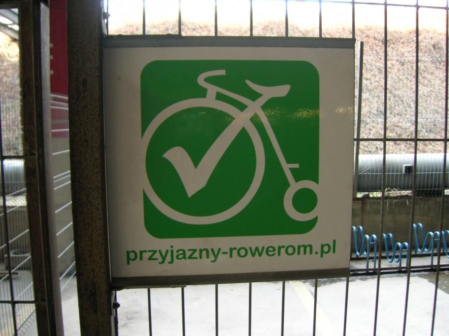 strzeżony parking rowerowy