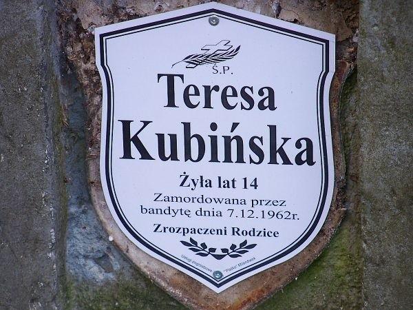 Nowa tabliczka na nagrobku