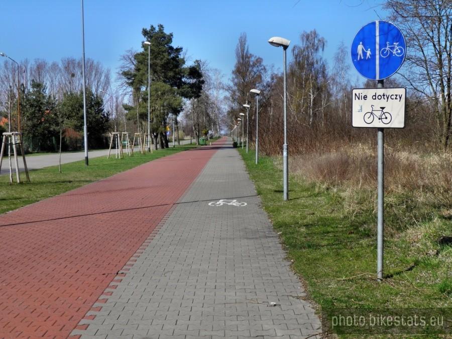 Trzebież i sympatyczna promenada wzdluż brzegu Zalewu Szczecińskiego.