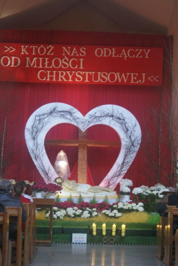 grób Pana Jezusa w parafii św. Jadwigi w Tomaszowie