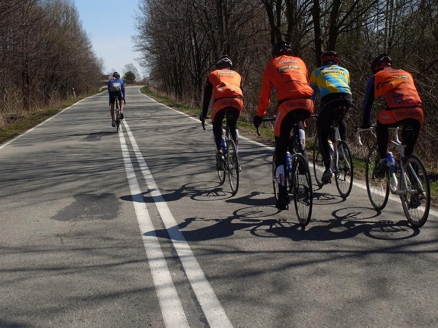 peleton łapie uciekiniera przed Bednarką