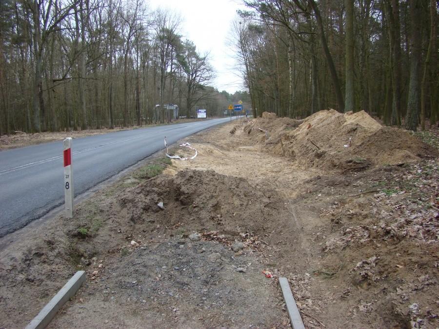 Wyjazd z Polic w kierunku na Tanowo - Brakujacy fragment drogi dla rowerów w budowie.