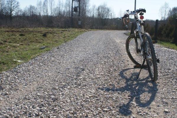 kawałek czarnego szlaku rowerowego