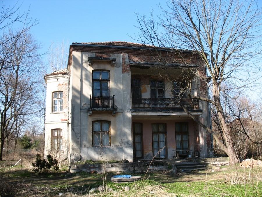 willa na Zaciszu w Piasecznie widziana od strony południowej