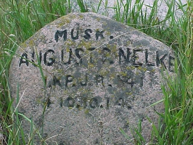 kamień nagrobny na cemntarzu wojennym w Żabieńcu