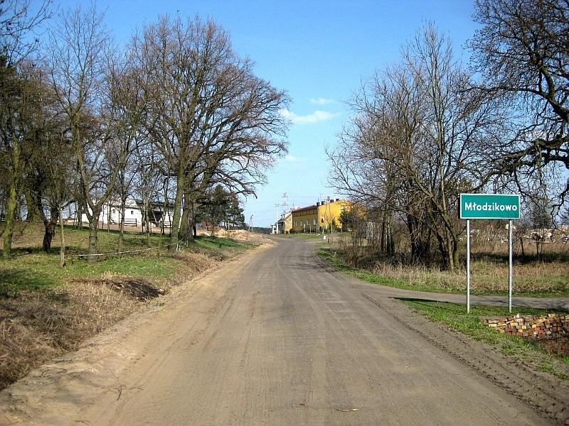 Wieś Młodzikowo