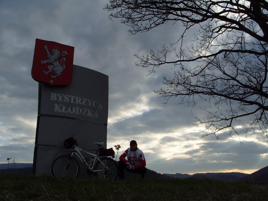 Bystrzyca już blisko może jakiegoś pączka wyłapię.