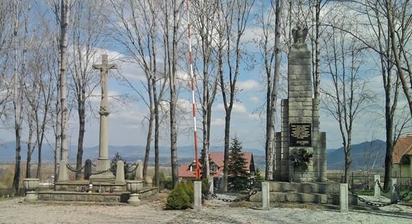 Stary cmentarz w Radziechowach
