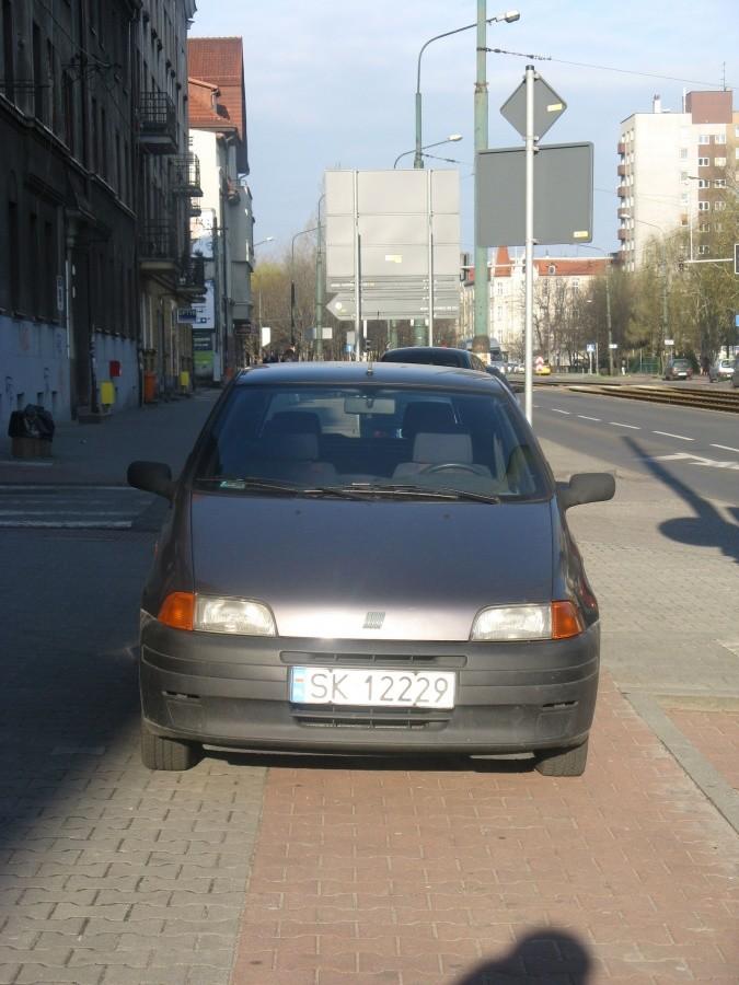 Idealne parkowanie na ścieżce rowerowej