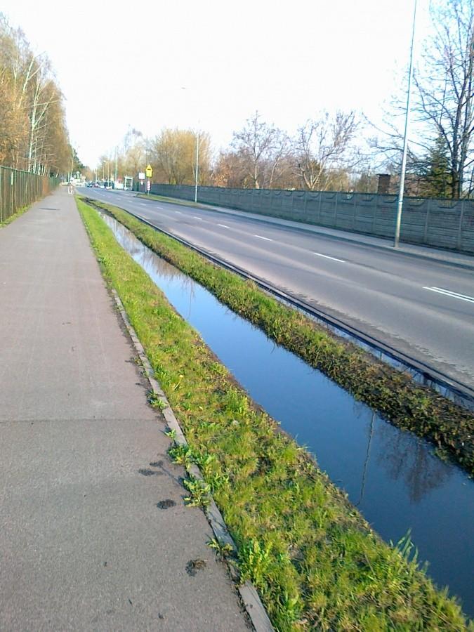 Padało krótko ale intensywnie. Rów przy Kocjana