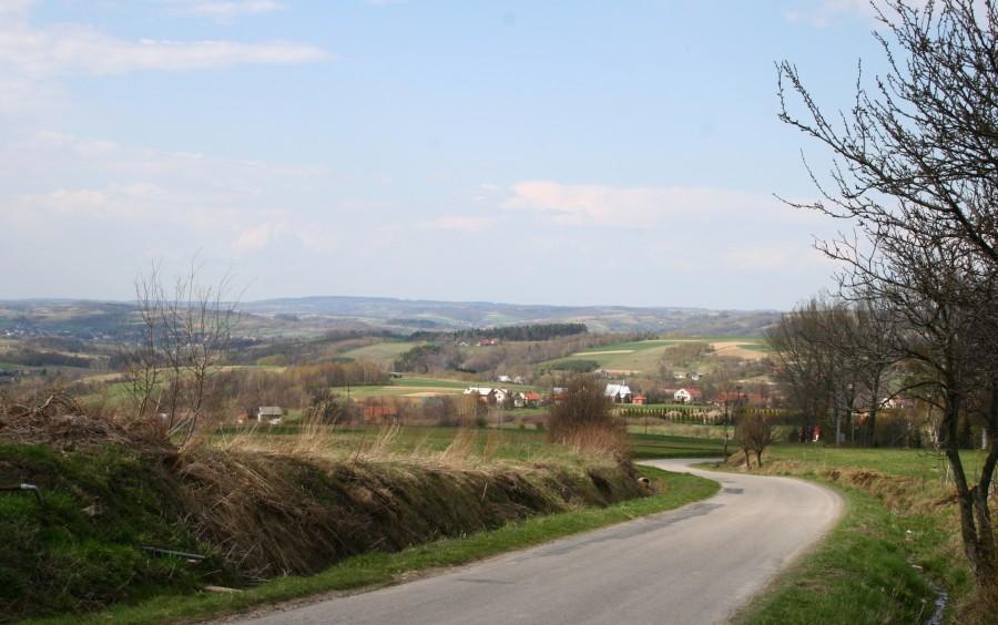 Widok za plecy w połowie podjazdu na Brzeżankę