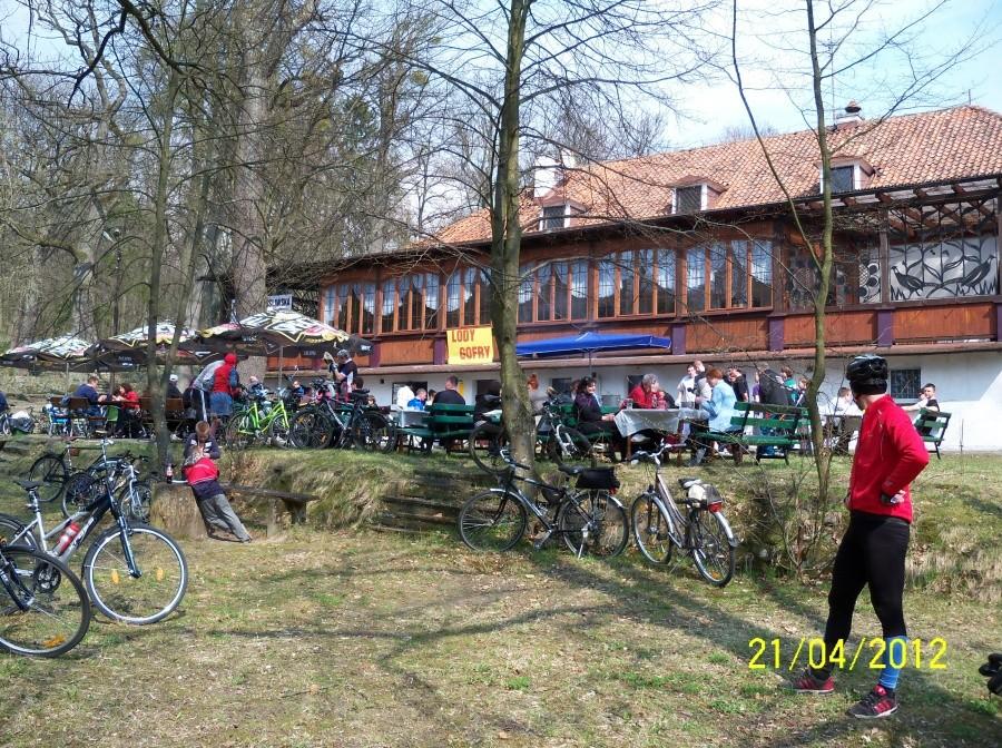 PIKNIK POD RESTAURACJĄ MYŚLIWSKĄ