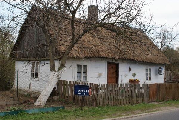 po drodze mijam sympatyczną chatkę - tutaj kiedyś była ferma strusi