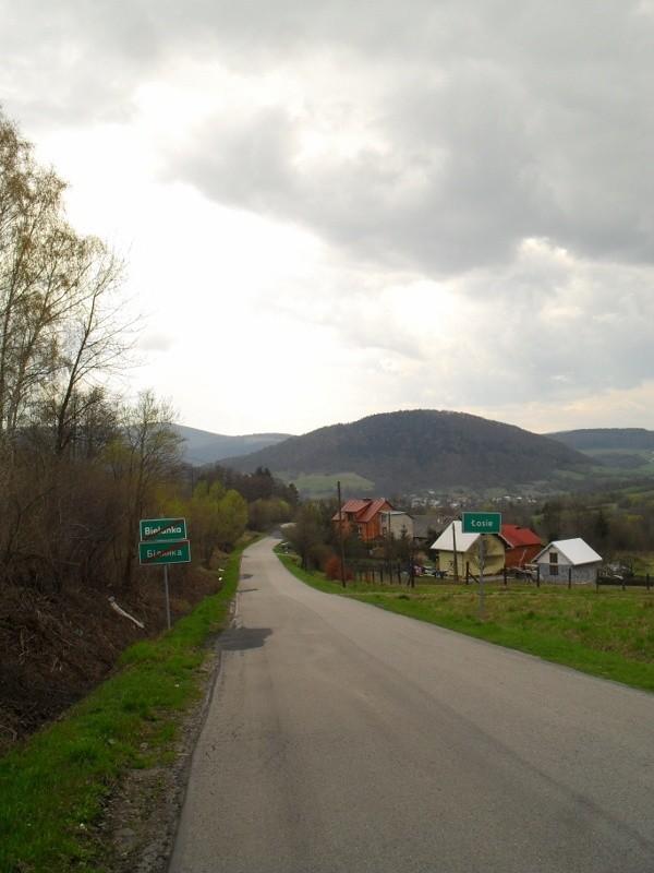 Pierwszy podjazd za Łosiem, spojrzenie za siebie