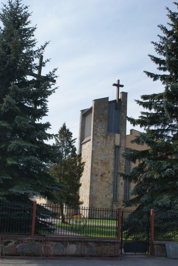 kościół w Brzustowie