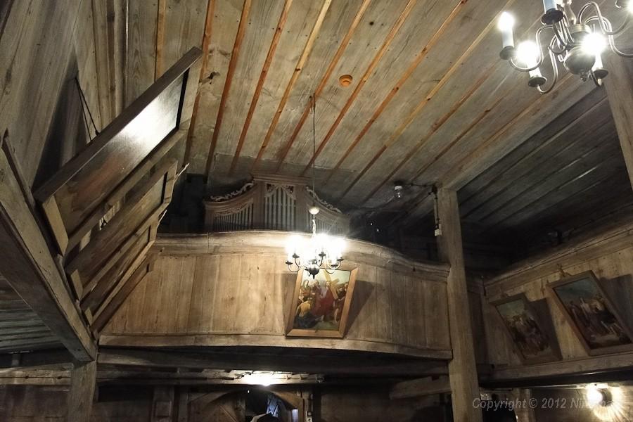 wnętrze kościoła w Jakubowicach