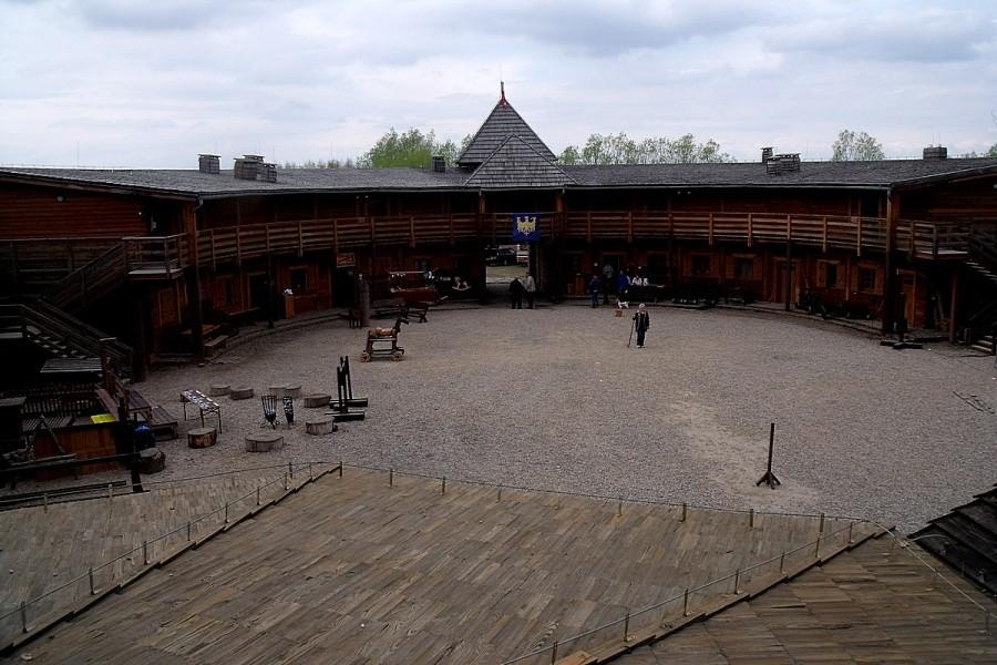 Dziedziniec grodu