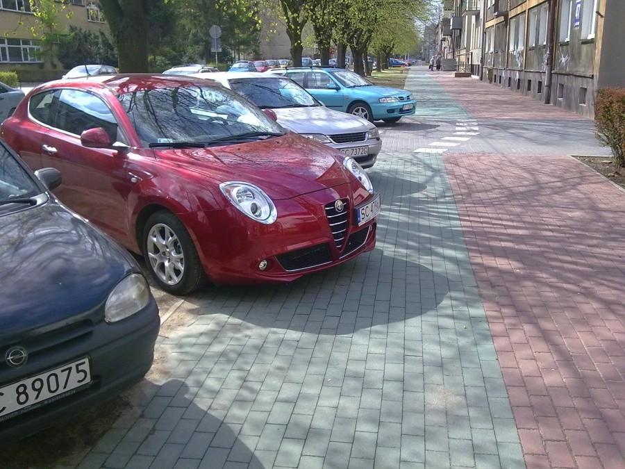 Buraczek ścieżkoparkingowy.