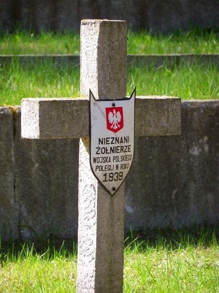 Jeden z nagrobków