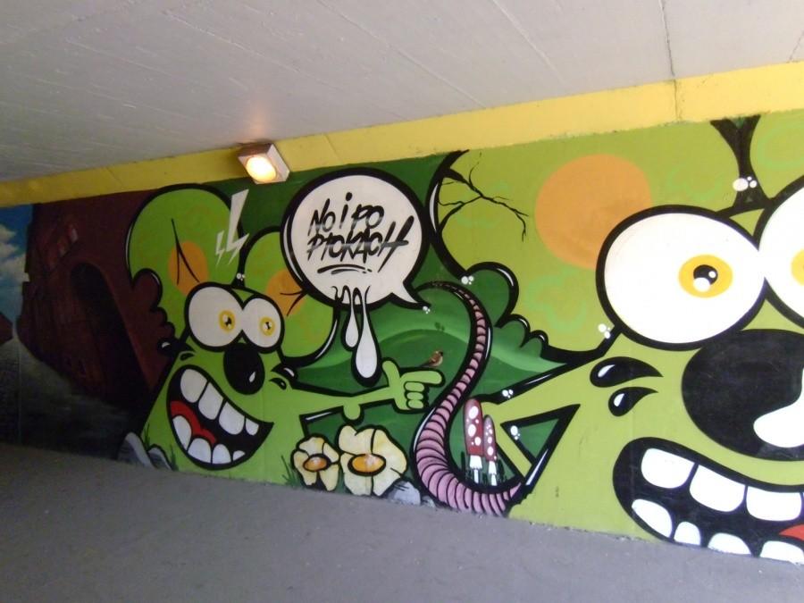 Katowice: Graffiti w przejściu podziemnym