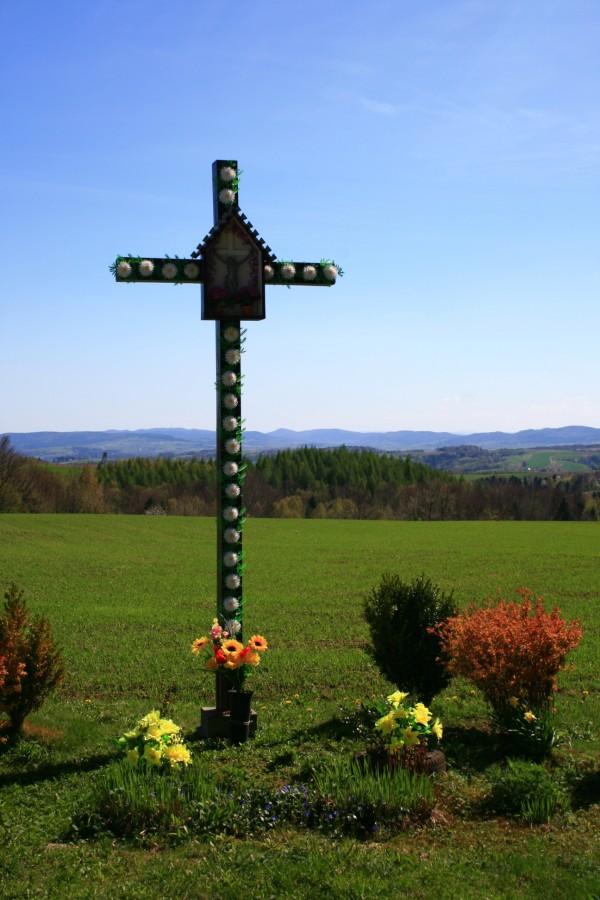 Krzyż gdzieś tam..