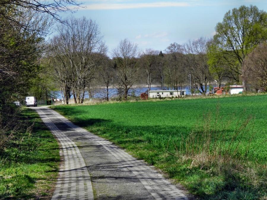 Teren nad granicznym jeziorem Stolsko.