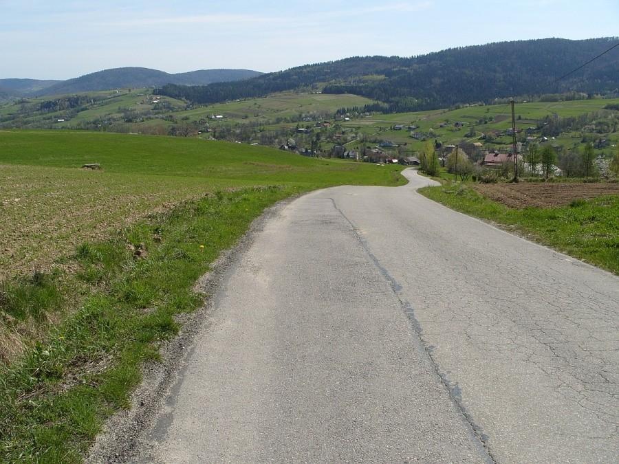 stroooomy i wąski zjazd do Bystrej