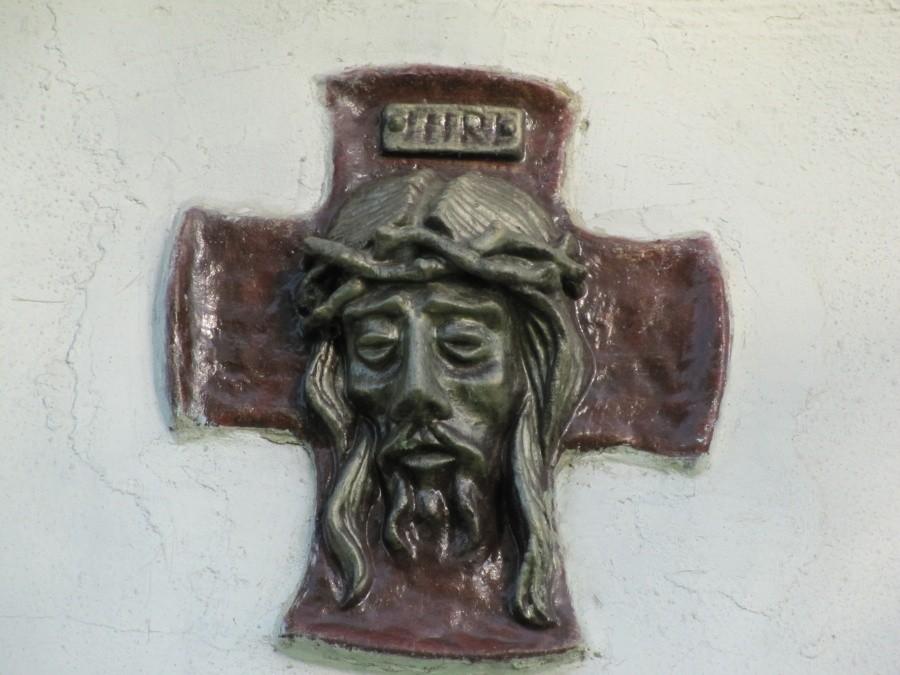 Krzyż na kapliczce