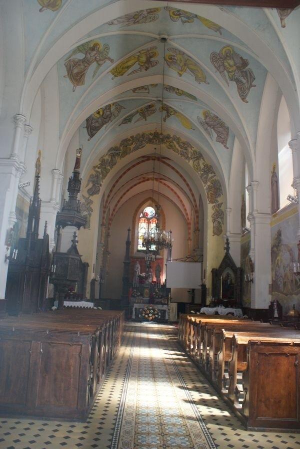 w środku kościoła