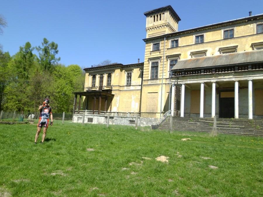Krzeszowice: park miejski - nowy pałacyk (tylko wg. opisu bo wygląda jak rudera)