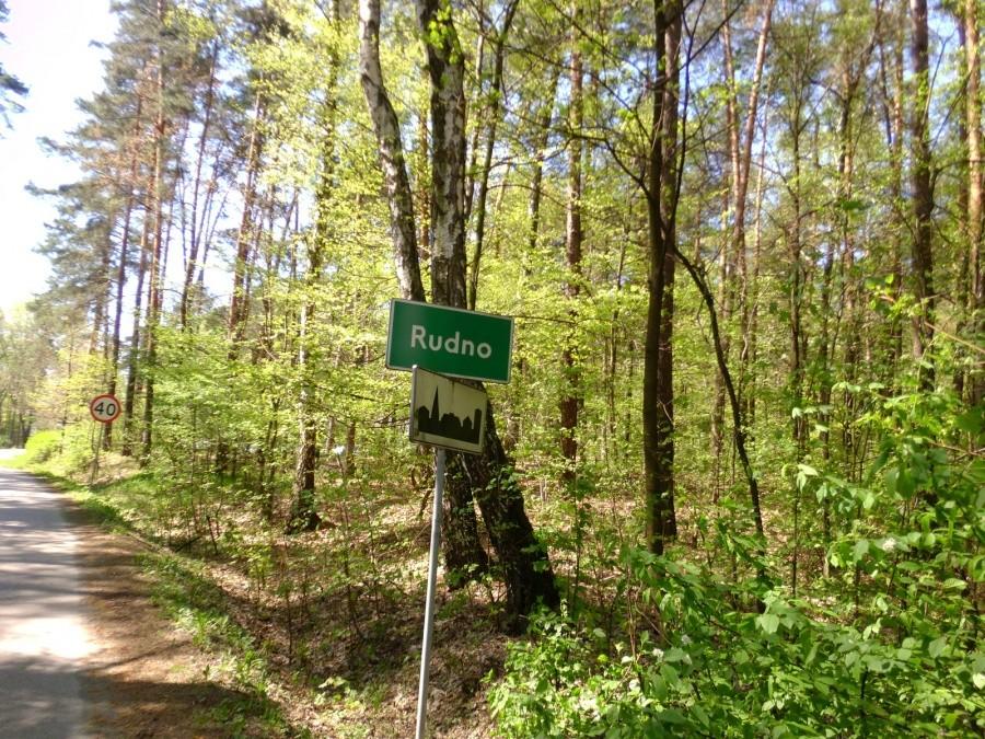 Rudno. Wjeżdzamy na blacie 60km.