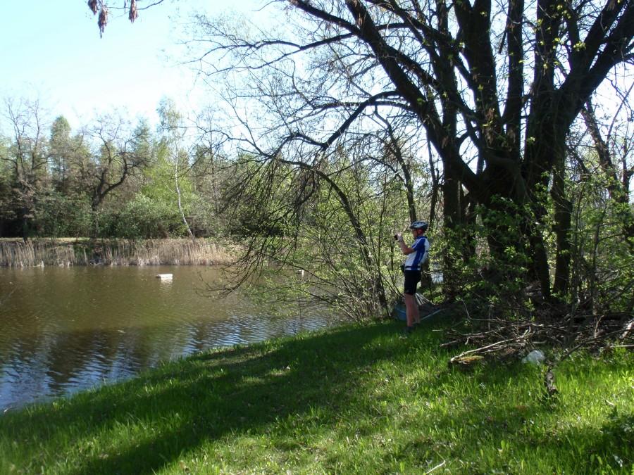 Krzysiek nad stawem