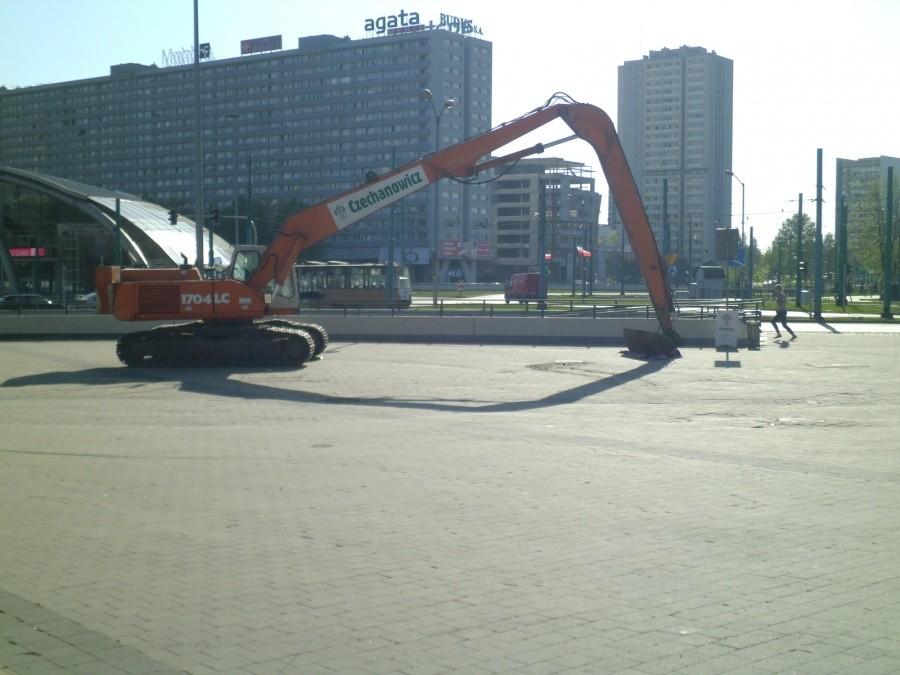 Katowice: Naga koparka :)