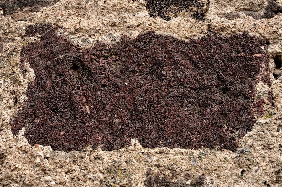 Tufy wulkaniczne - główny materiał budowlany w tej okolicy
