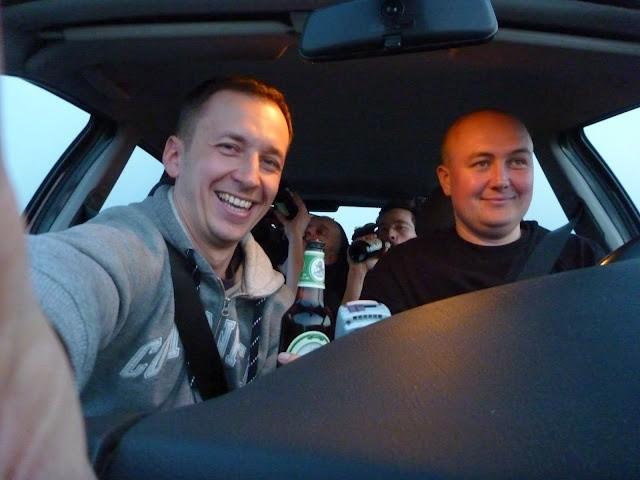 Zaoszczędzone na podróży pieniądze zwyczajnie przepijamy