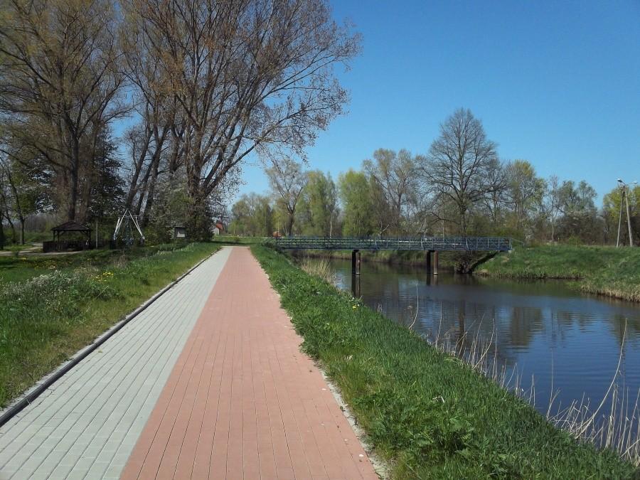 Ścieżka nad Motławą pomiędzy Lędowem i Bystrą