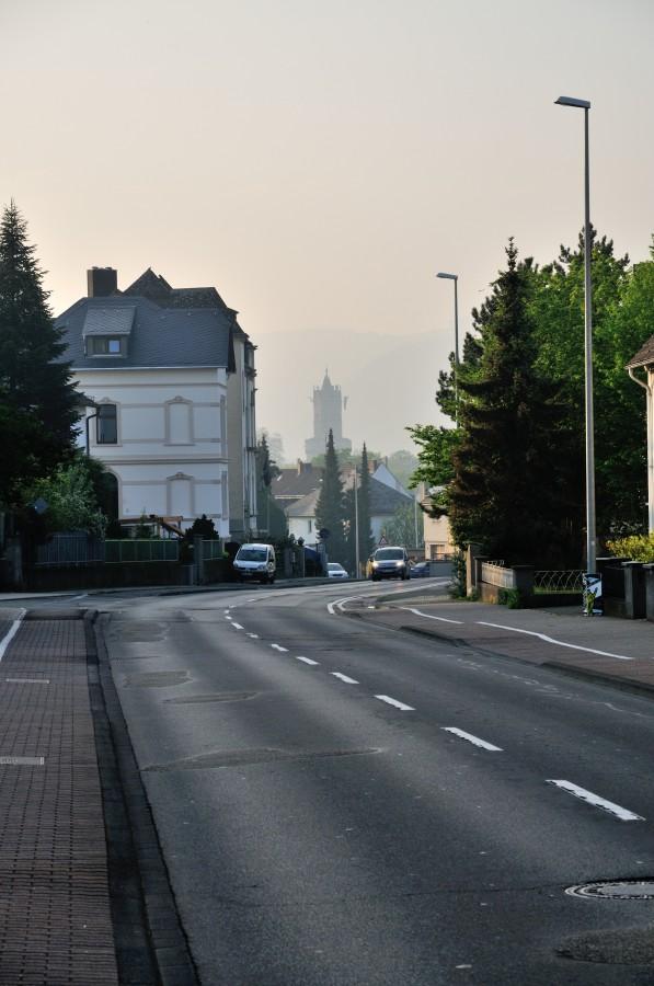 Ulice Andernach po deszczu