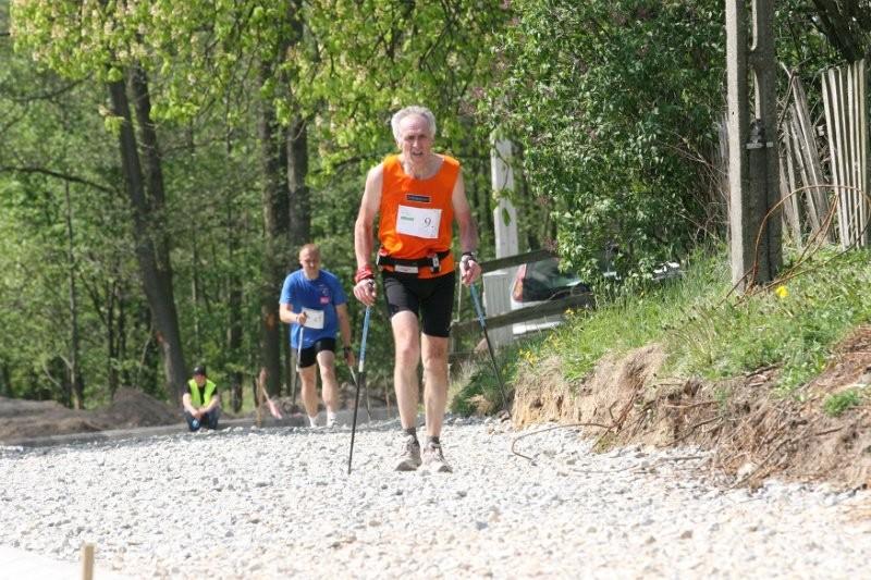 NW Gaszyn 2012 - po kamieniach budowanej drogi.