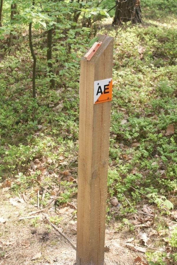Punkt kontrolny obok kapliczki Giełzów - dawnej pustelni