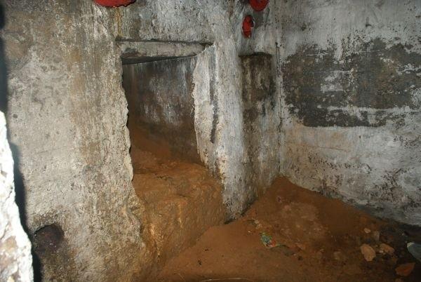 w środku