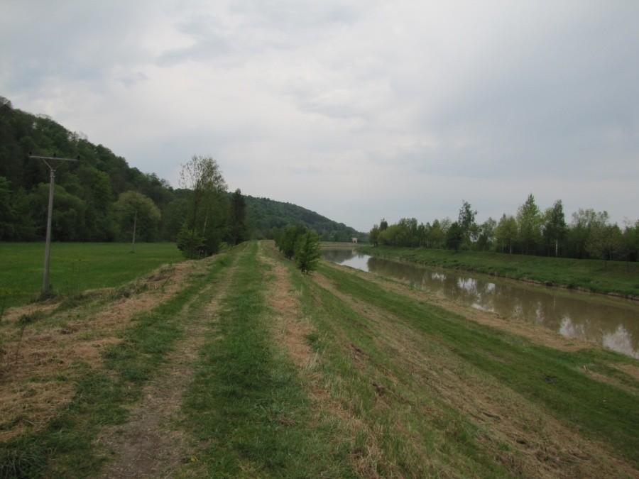 Wał nad rzeką Opavą