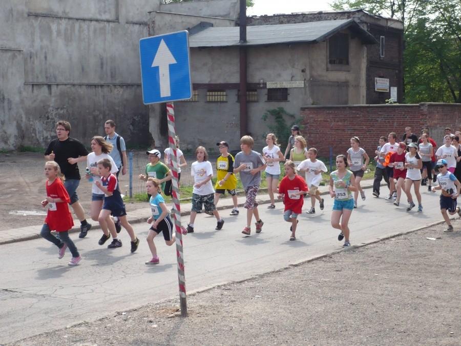 Dzieci biegają...