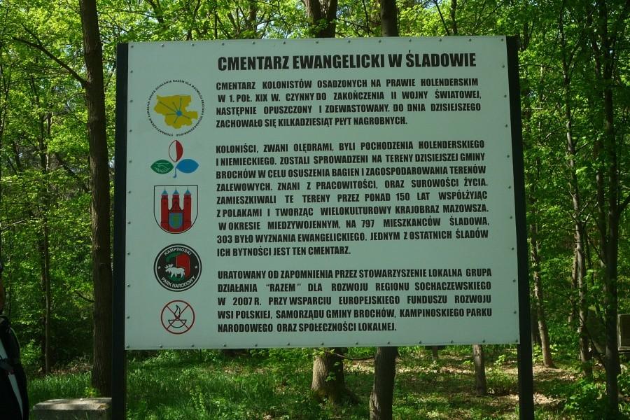 Tablica przy starym cmentarzu w Śladowie