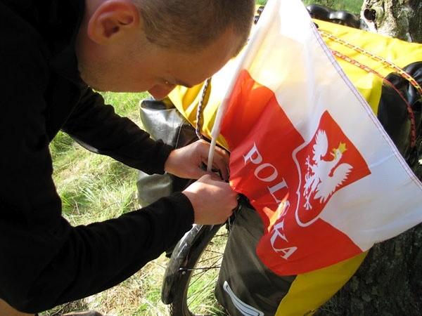 Jest święto narodowe, jadę więc oflagowany