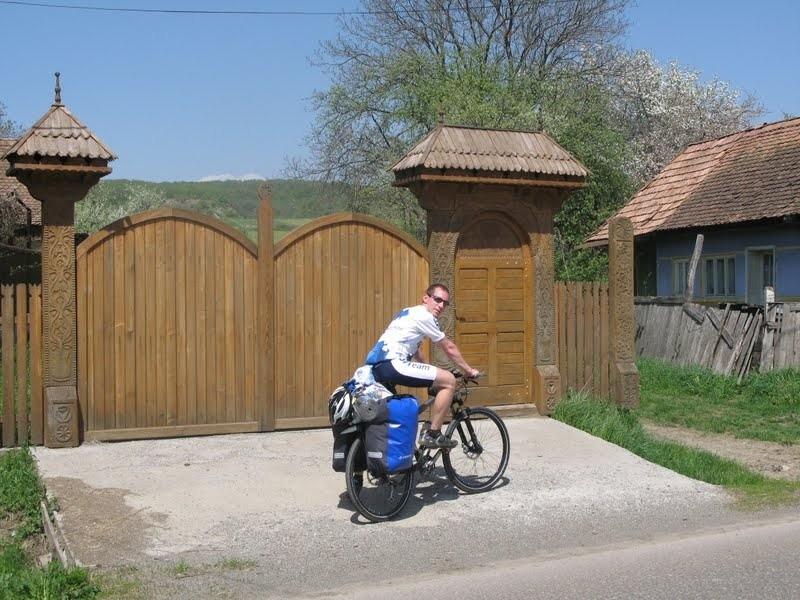 Charakterystyczne bramy.