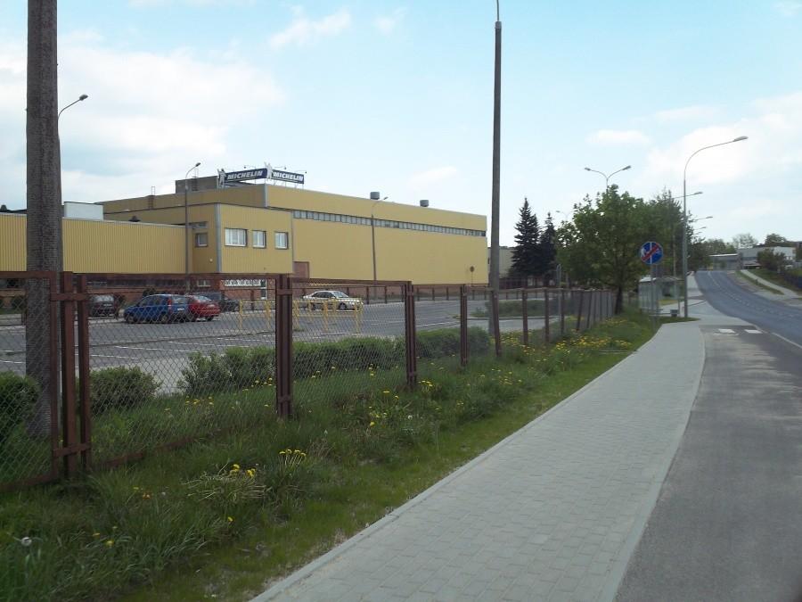 Fabryka opon Michelin - obok ścieżka rowerowa