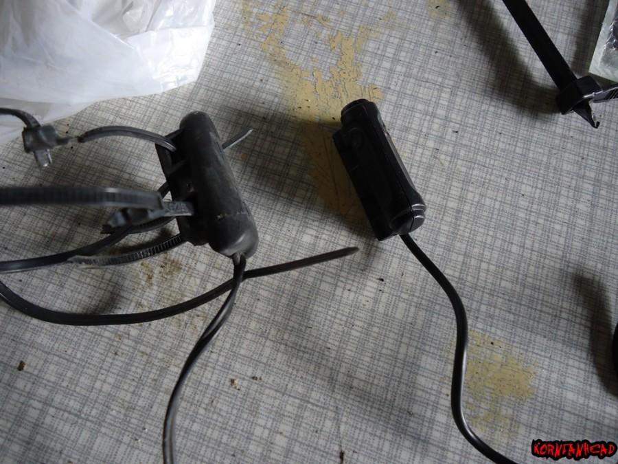 Stary sensor po lewej, nowy po prawej. Prawie takie same w nowym grubszy kabel