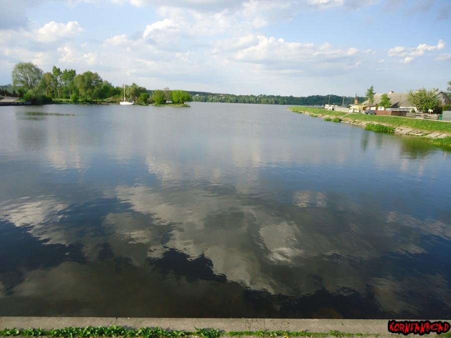 Zatoka portowa w Nowym Dunionwie z widokiem na Wisłę.